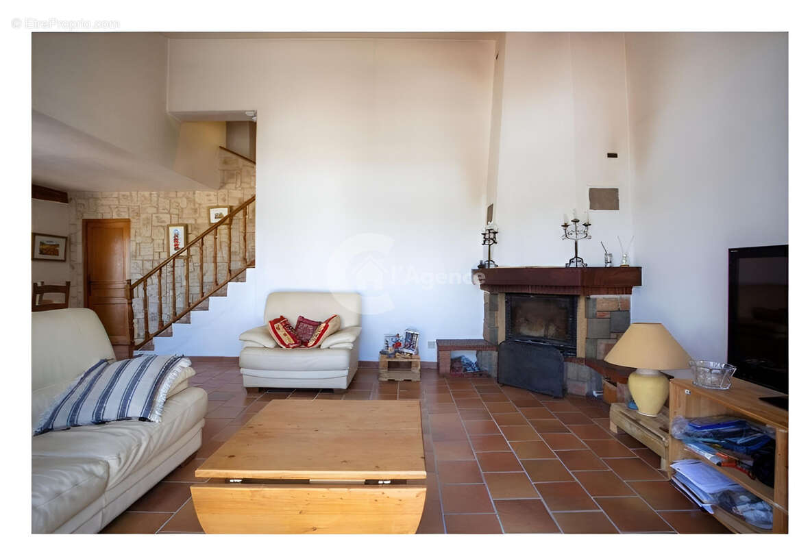 Maison à VALBONNE