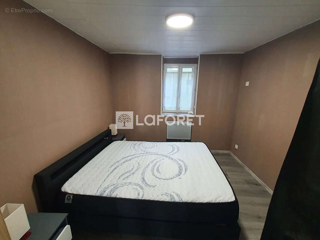 Appartement à SALINS-LES-BAINS