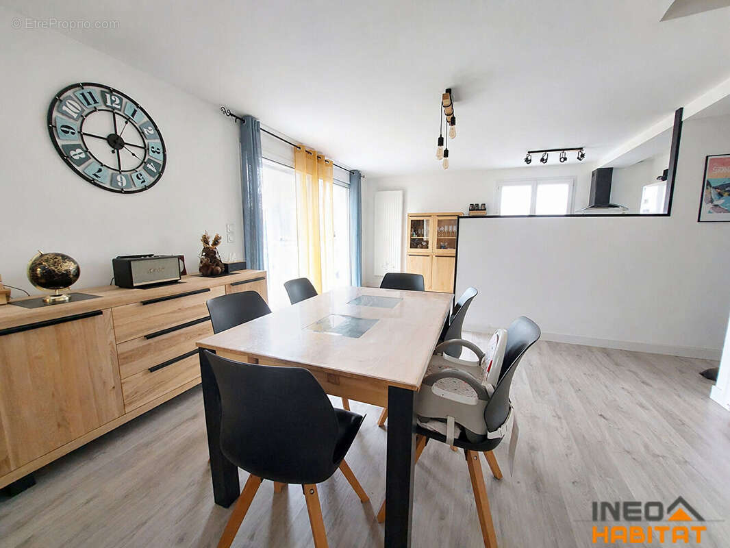 Maison à MEZIERES-SUR-COUESNON