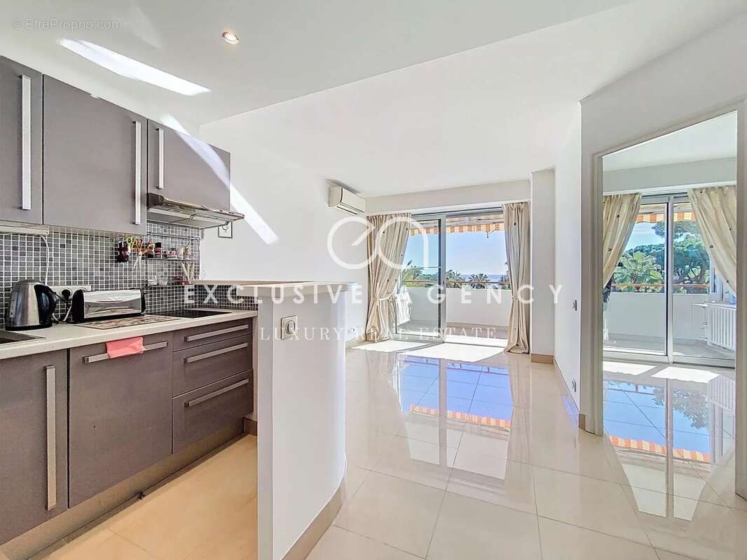 Appartement à VALLAURIS