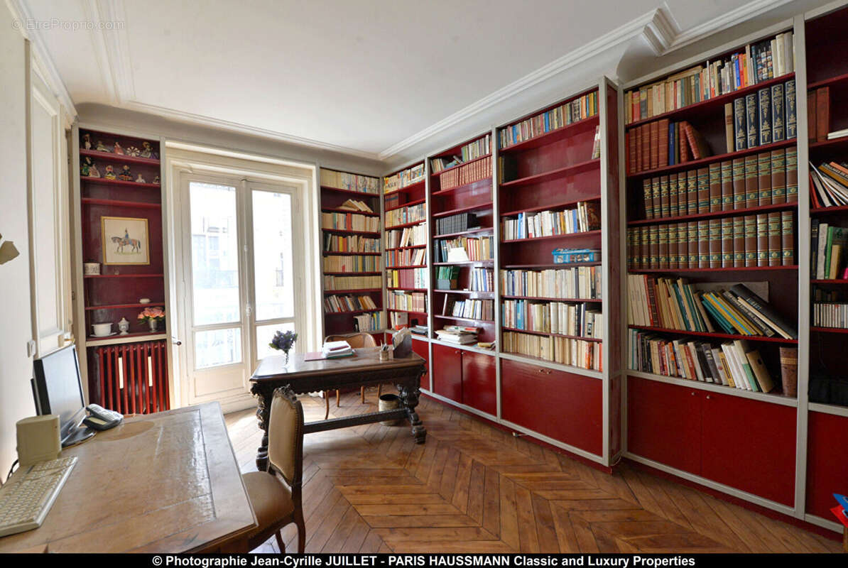 Appartement à PARIS-8E