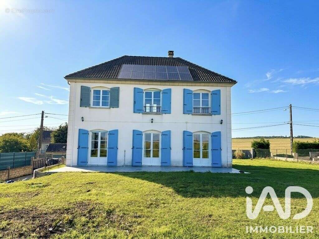 Maison 150 m² à Chenoise  - photo 2