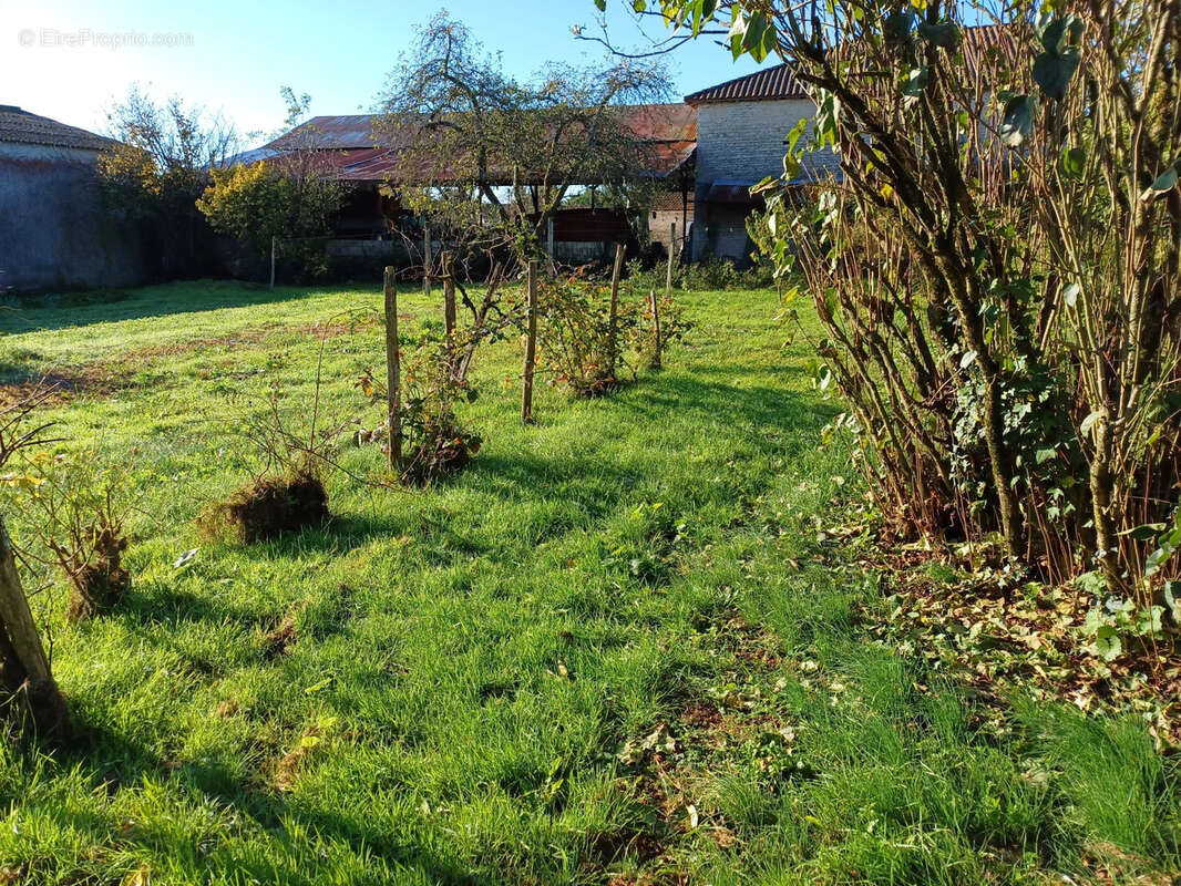 Maison à LA FAYE