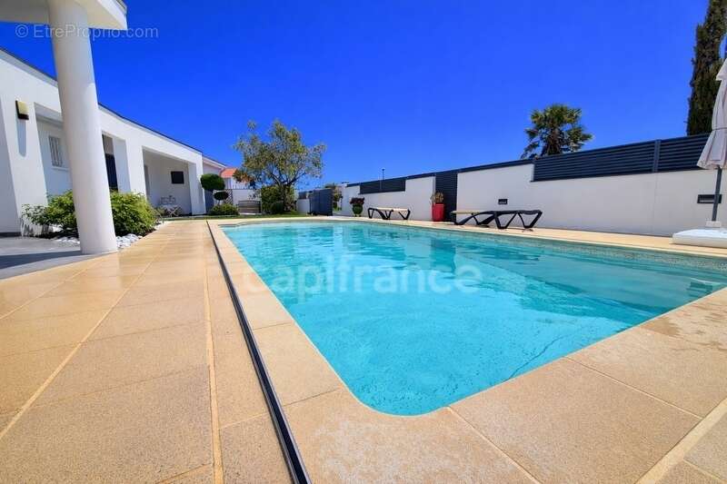 Maison à SAINT-GEORGES-DE-DIDONNE