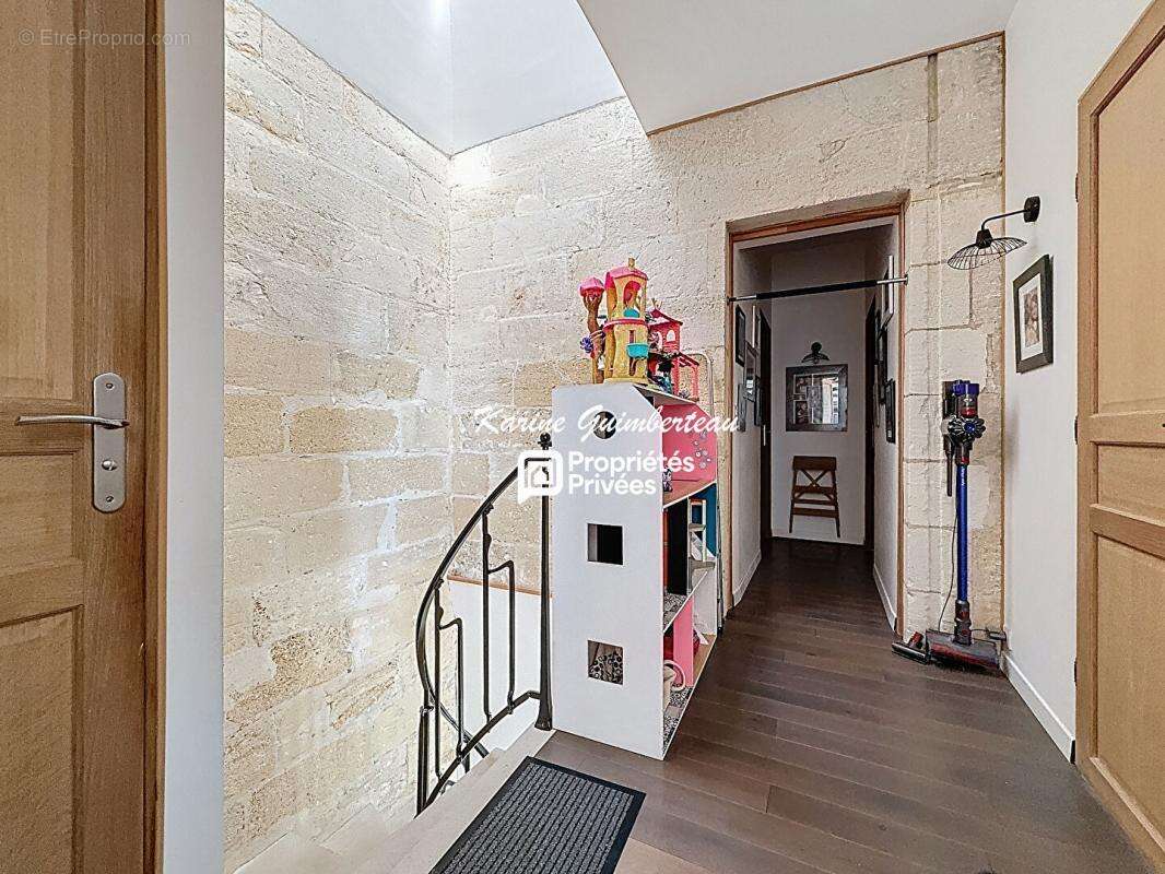 Maison à SAINT-EMILION