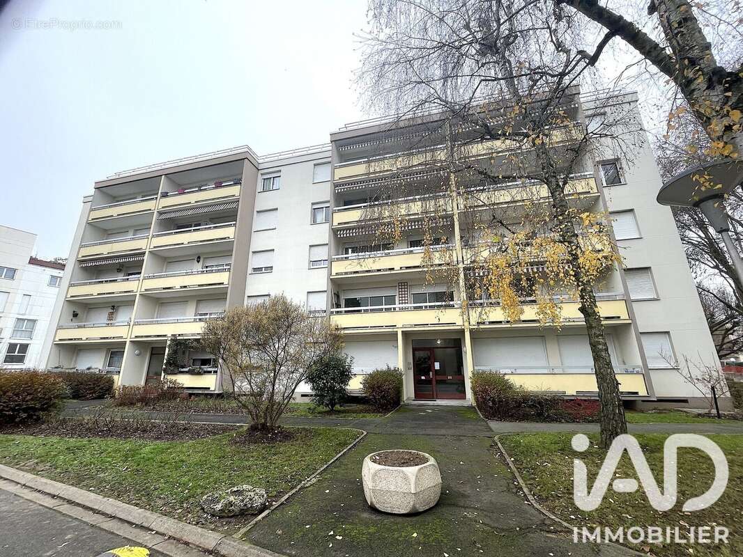 Appartement 74 m² à Evry  - photo 9