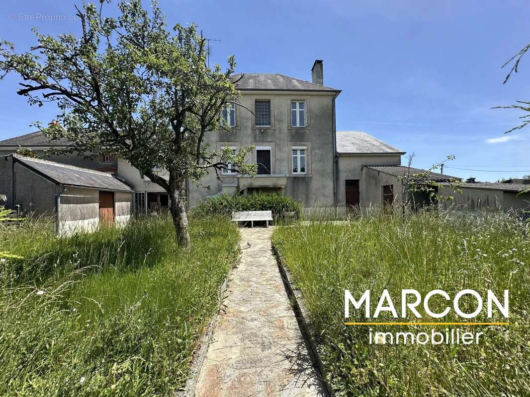 Maison à SAINT-HILAIRE-LA-TREILLE