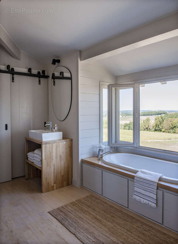 Maison à SAVIGNAC-SUR-LEYZE