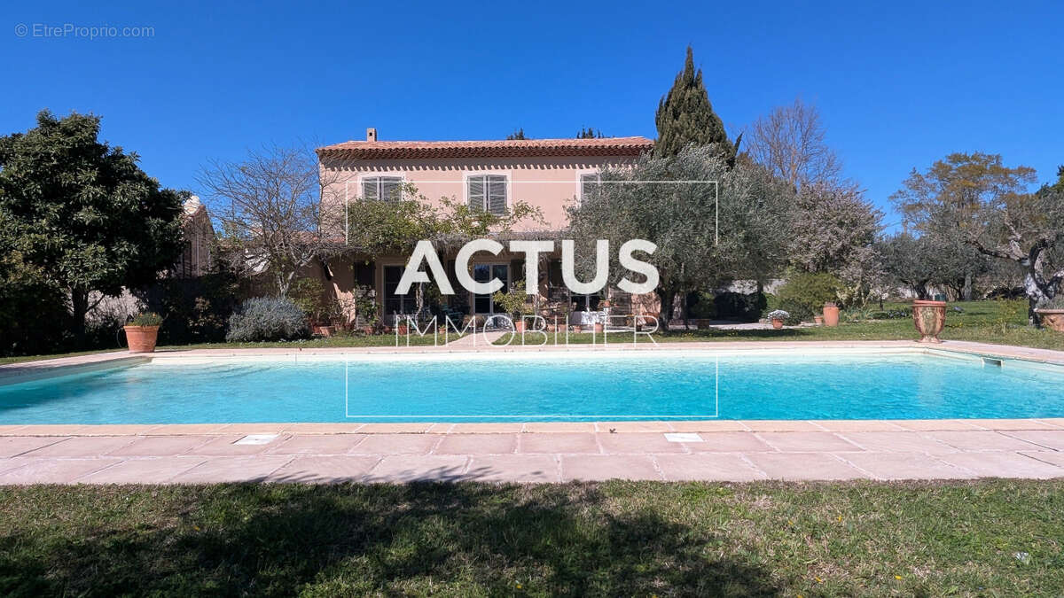 Maison 210 m² à Martigues  - photo 7