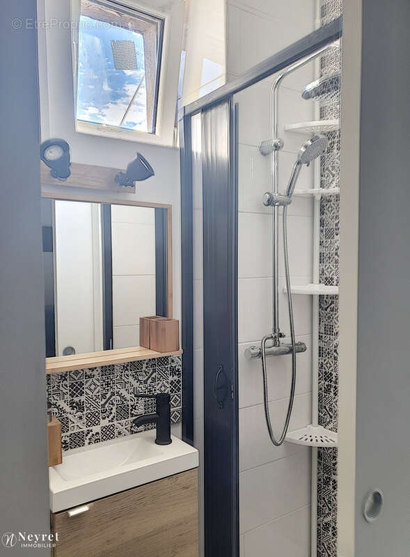MONTAUD, CARNOT, 61M2 Divisé en 2 appartements. - photo 3