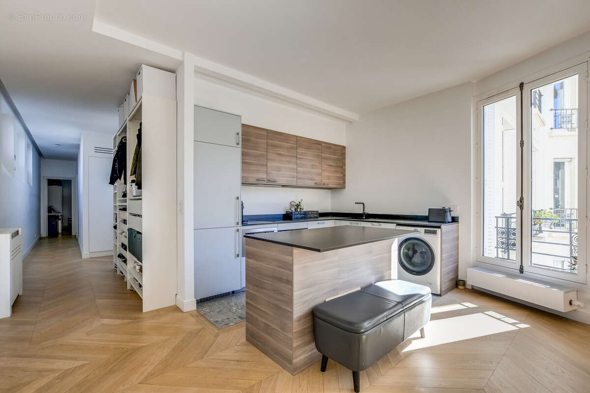 Appartement à PARIS-18E