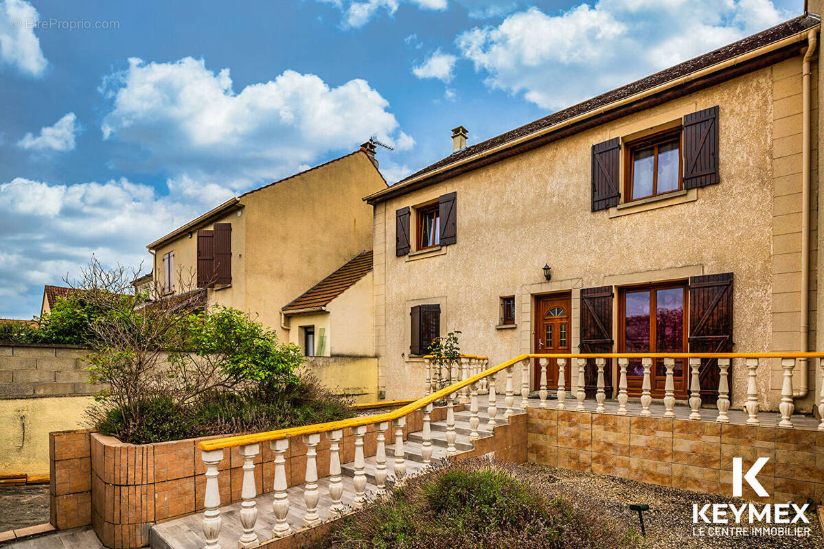 Maison à GOUSSAINVILLE