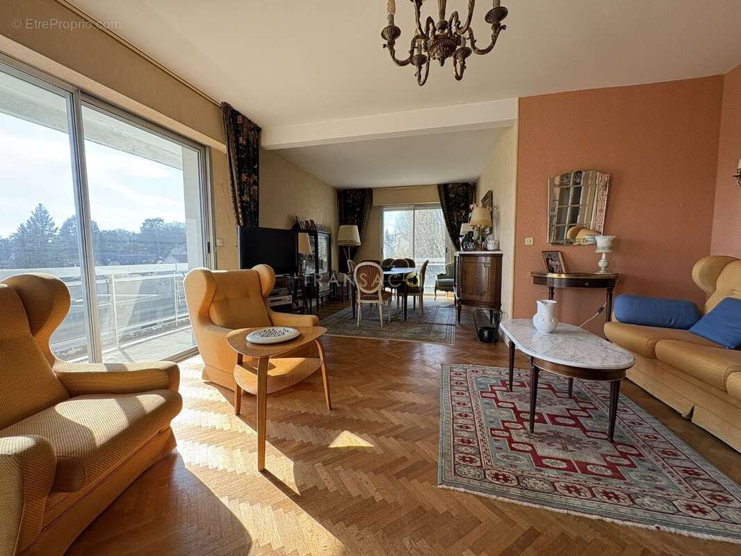 Appartement à SAINT-CYR-SUR-LOIRE