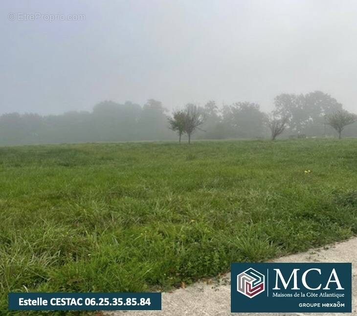 Terrain à AIRE-SUR-L'ADOUR