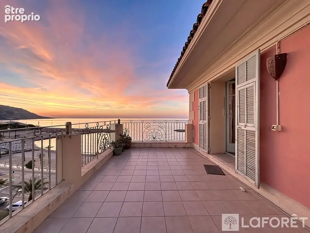 MENTON - GARAVAN - Magnifique appartement T2 de 61 m² avec terrasse et vue mer panoramique - photo 9