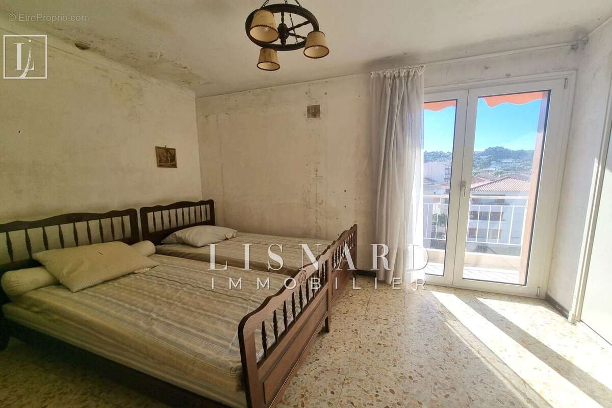 Appartement à VALLAURIS