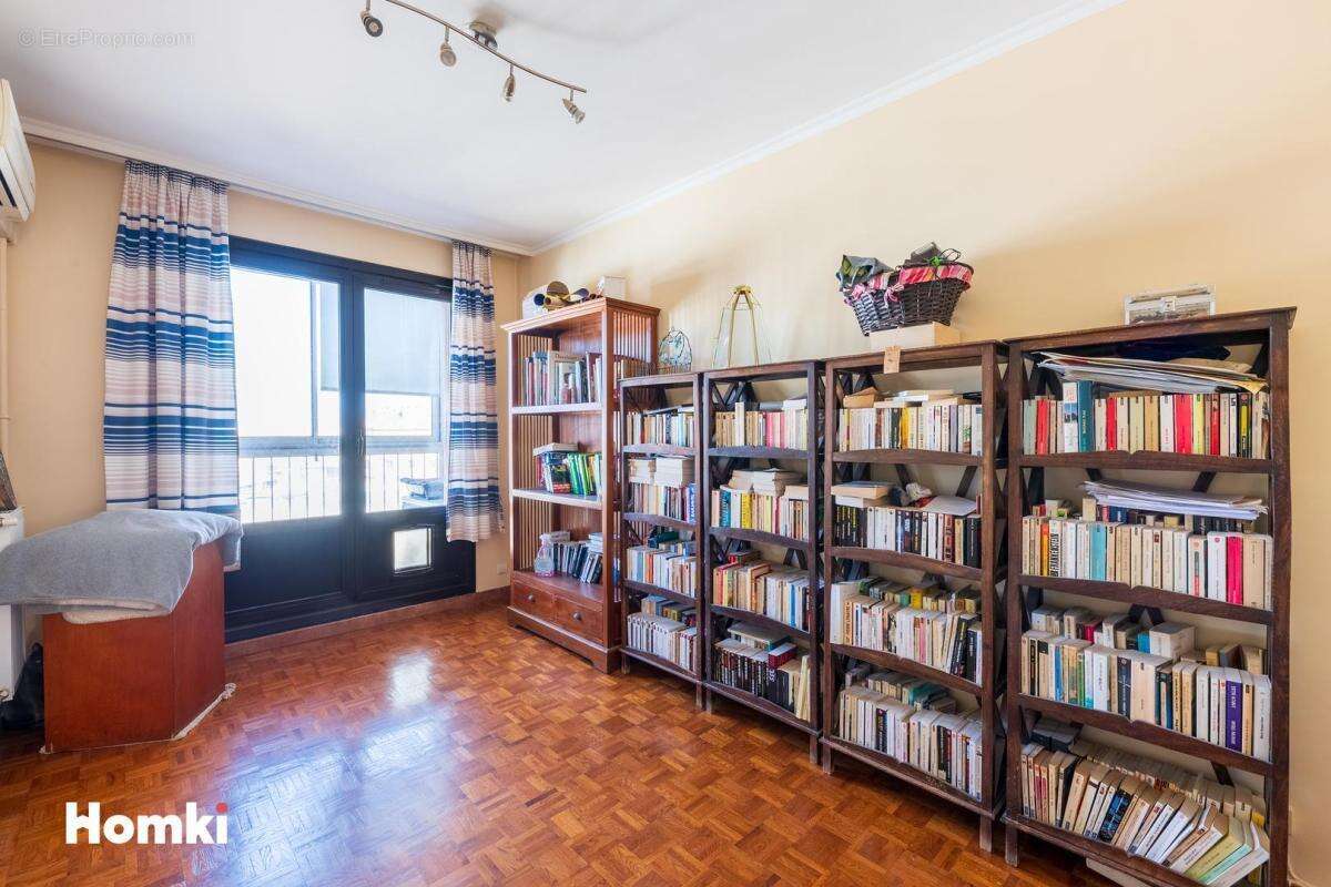 Appartement à MARSEILLE-2E