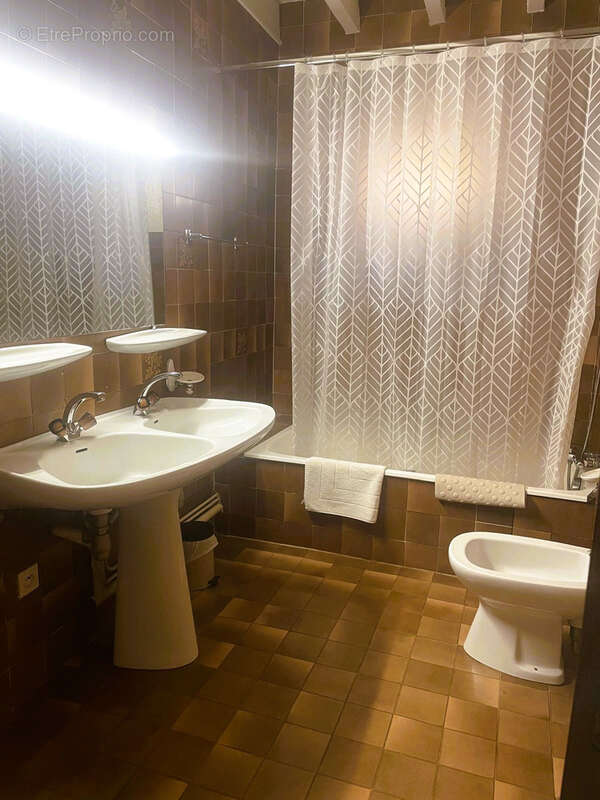 Propriete de caractere avec piscine et 2.5 hectares de terrain : - photo 16