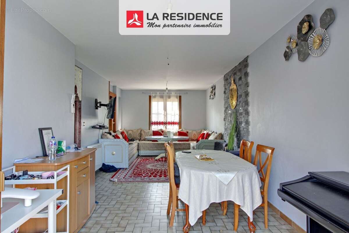 Maison à LES MUREAUX