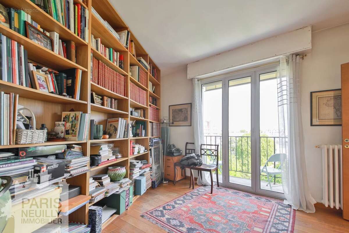 Appartement à NEUILLY-SUR-SEINE