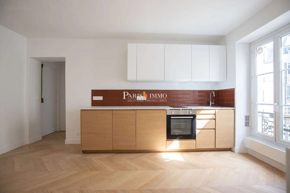 Appartement à PARIS-18E