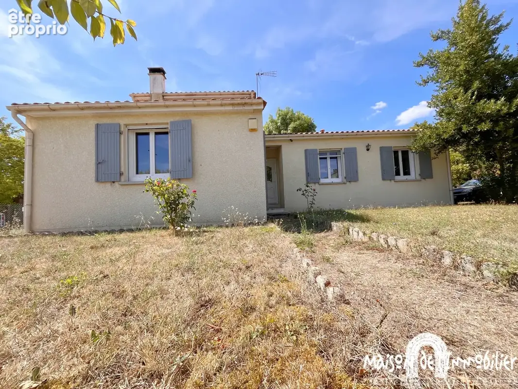 A vendre à GIMEUX (Charente) - Maison de plain-pied de 4 pièces - 92m2 - Grand jardin et terrasse couverte - photo 13