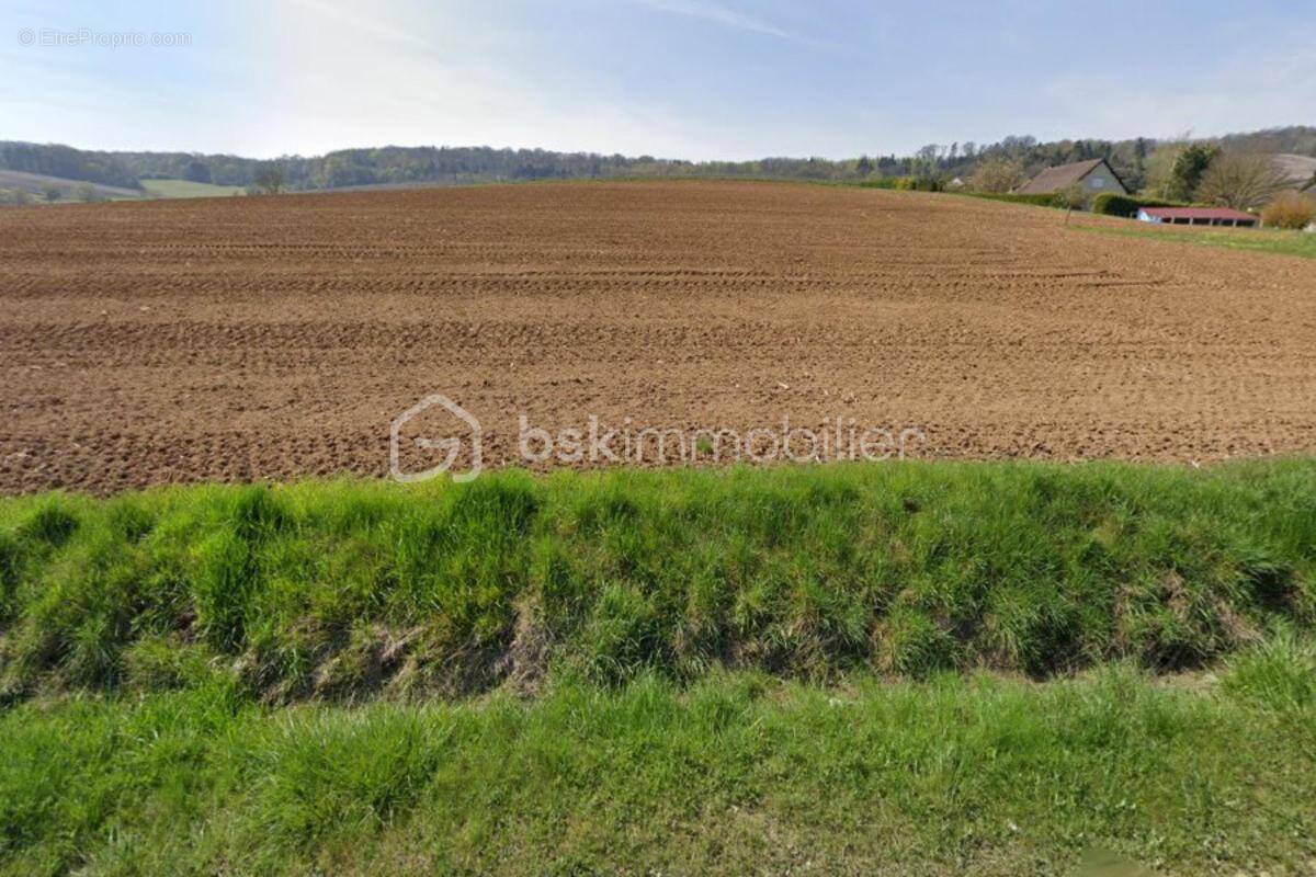 Terrain à GRAUVES