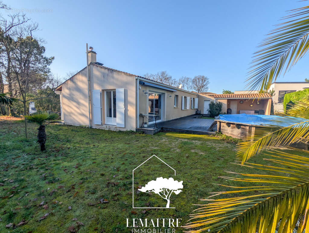 Maison à LES MATHES