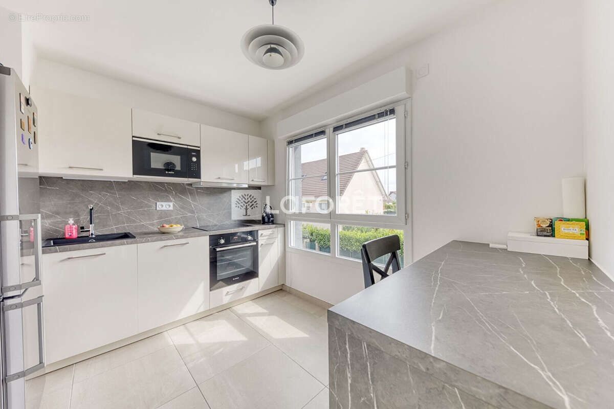 Appartement à PONTAULT-COMBAULT