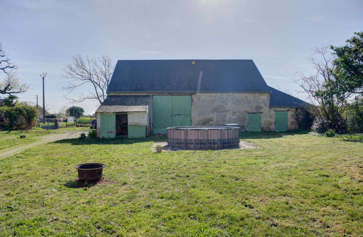 Maison à REUGNY