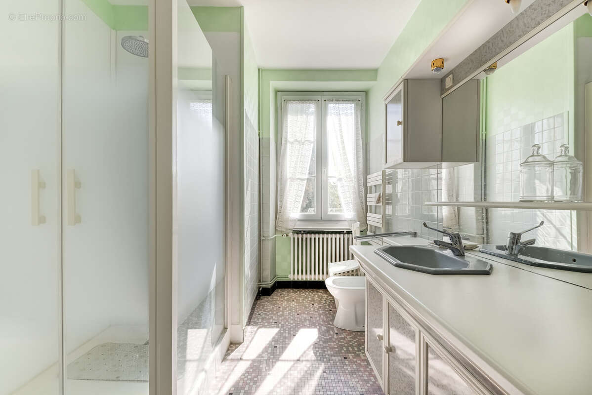 Maison à BRISSAC-QUINCE