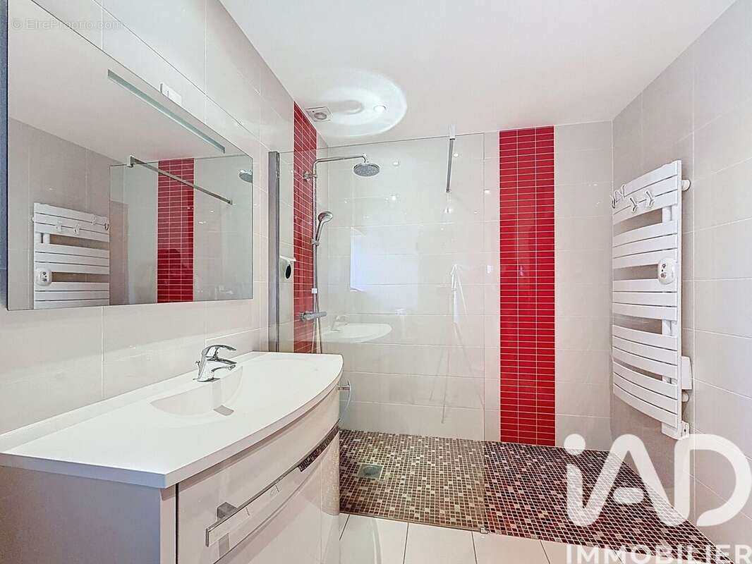 Photo 9 - Maison à FONTAINES-D'OZILLAC