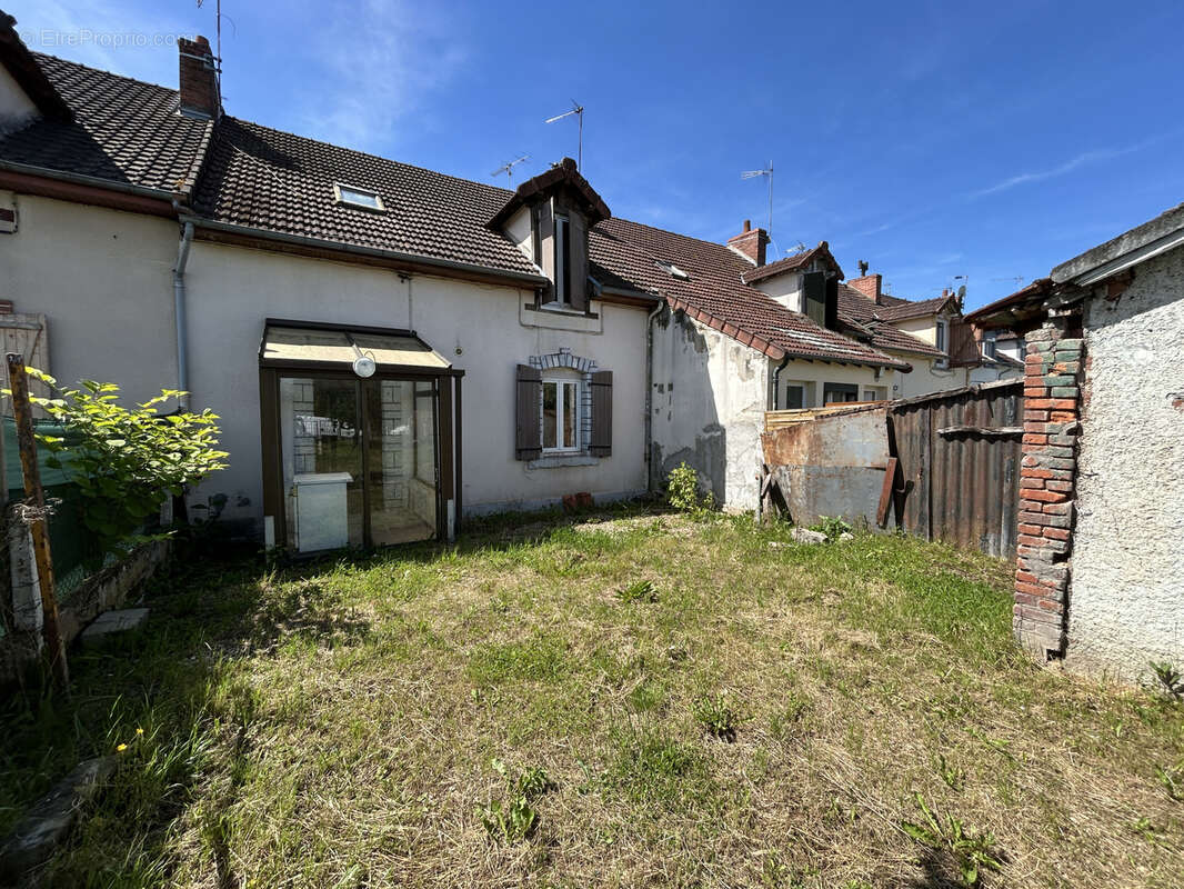 Maison à COMMENTRY