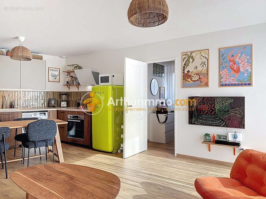 Appartement à NIVOLAS-VERMELLE