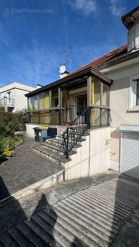 Maison à CHENNEVIERES-SUR-MARNE