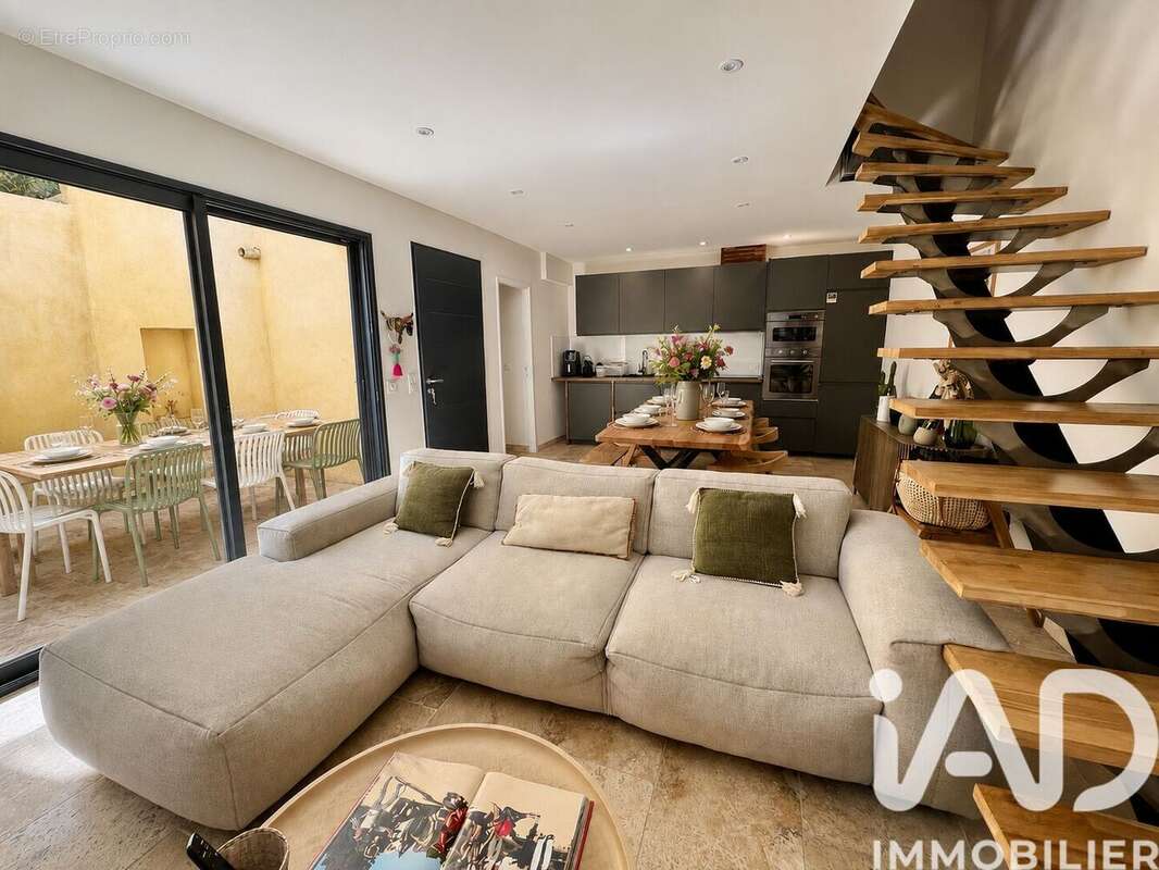 Photo 2 - Maison à MARSEILLE-10E