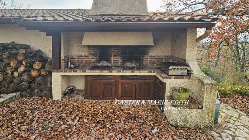 Maison d’architecte rénovée 280 M² - Sans vis à vis, calme, au fond d'une impasse - 9 Pièces -Garage -  Vue panoramique – Auch ( - photo 33