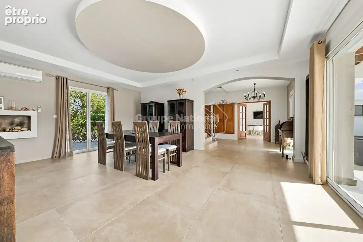 Maison Saint Drezery 7 pièce(s) 222 m2 avec piscine et annexes - photo 4