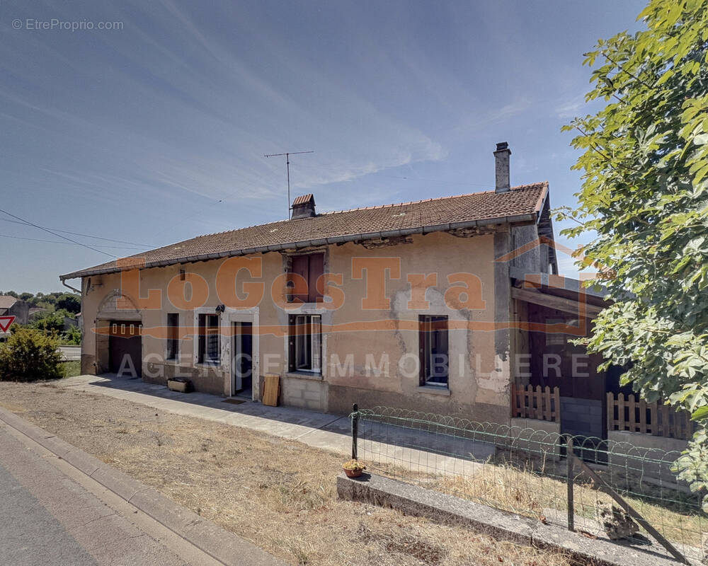 Maison à REGNEVELLE