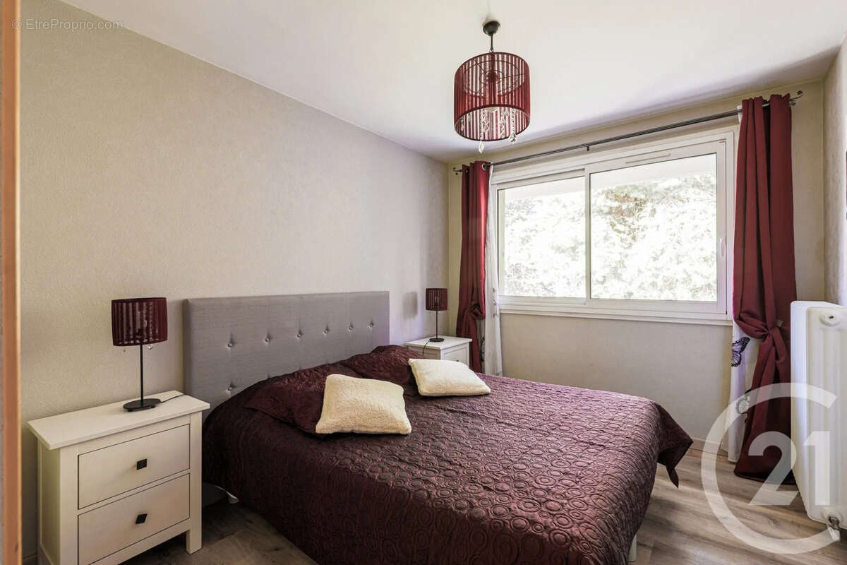 Appartement à SAINT-MARTIN-D'HERES