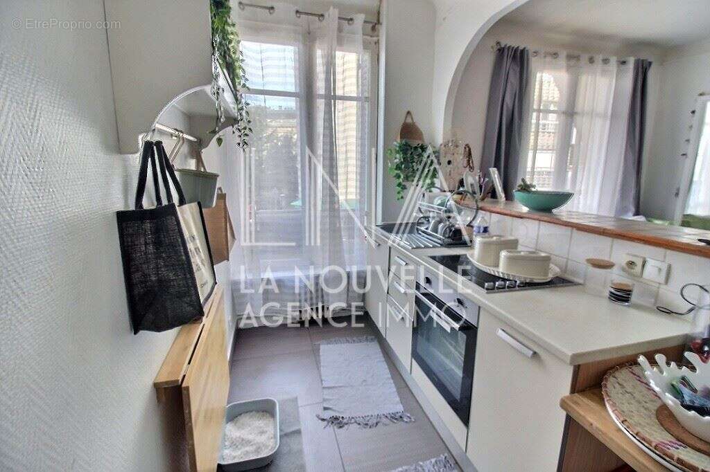 Appartement à LES LILAS