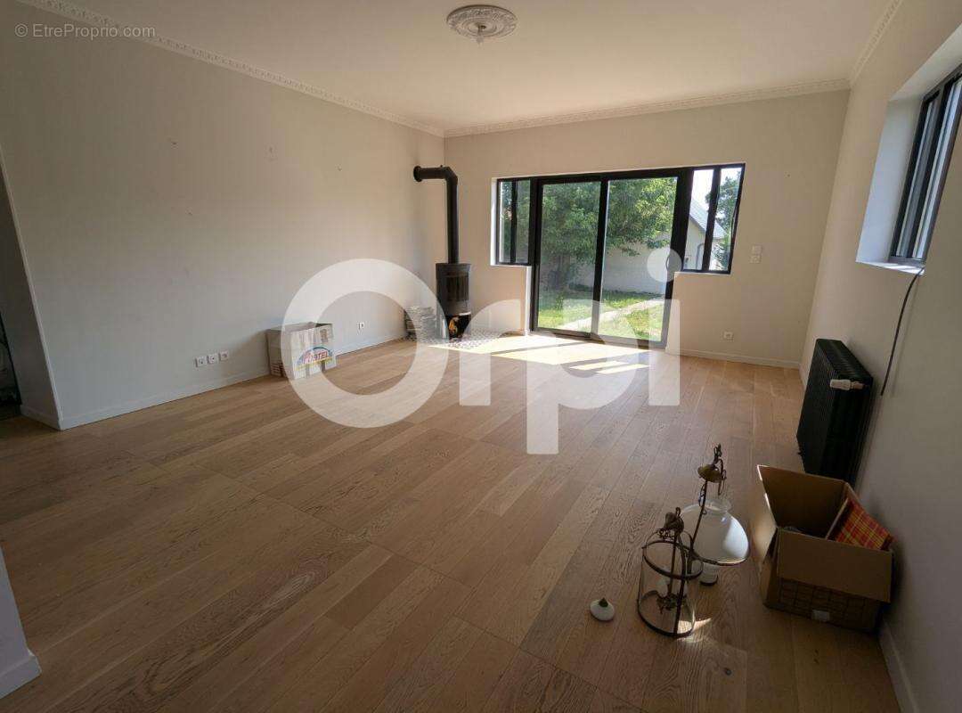 Maison renovee 139 m², 4 chambres + 1 bureau, et son jardin de 1050 m², a vendre cuise la motte (60350) - - photo 2