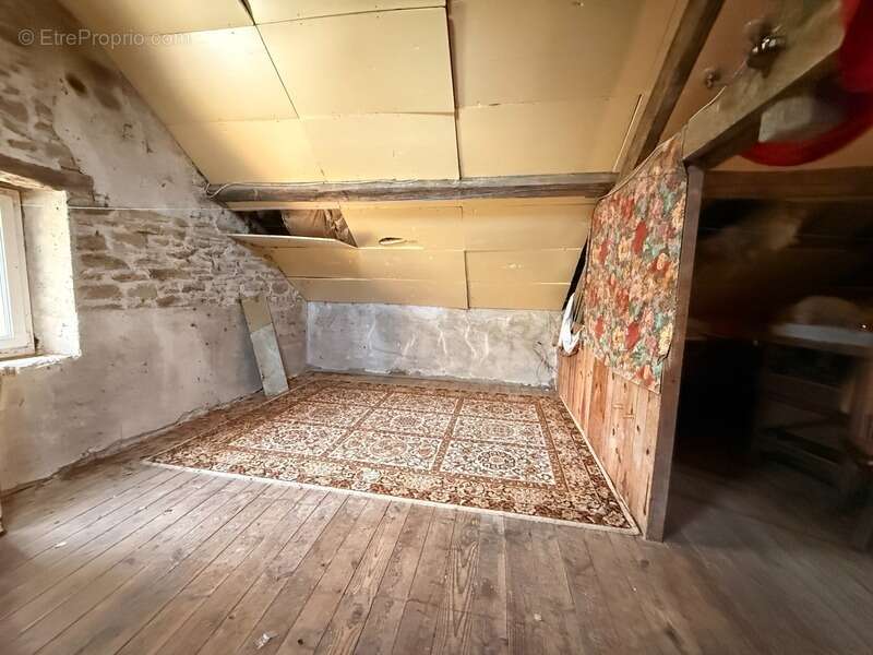 Maison à LA CELLE-DUNOISE