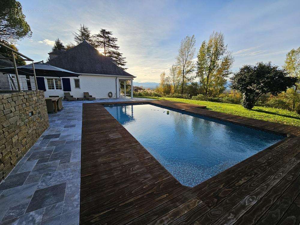 Maison 8 pièces avec piscine – SERRES MORLAAS (64) - photo 3