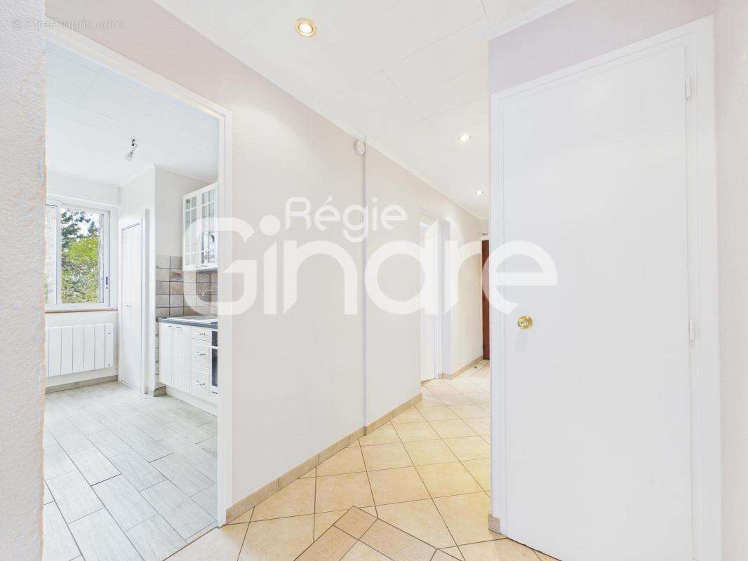 Appartement à TASSIN-LA-DEMI-LUNE