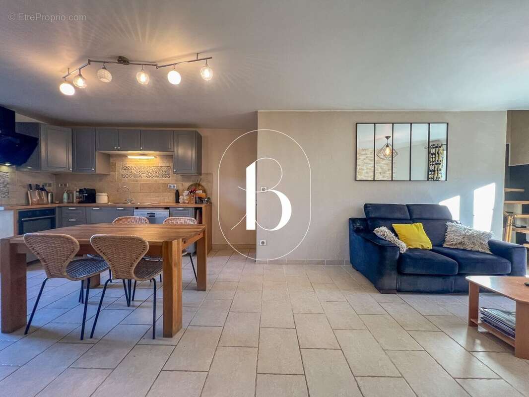 Maison 110 m² à Lussan  - photo 17