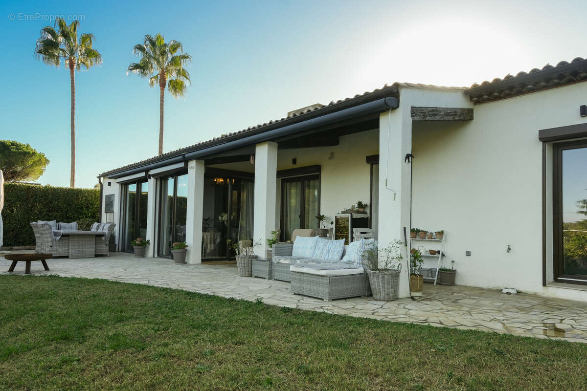 Maison à VILLENEUVE-LOUBET
