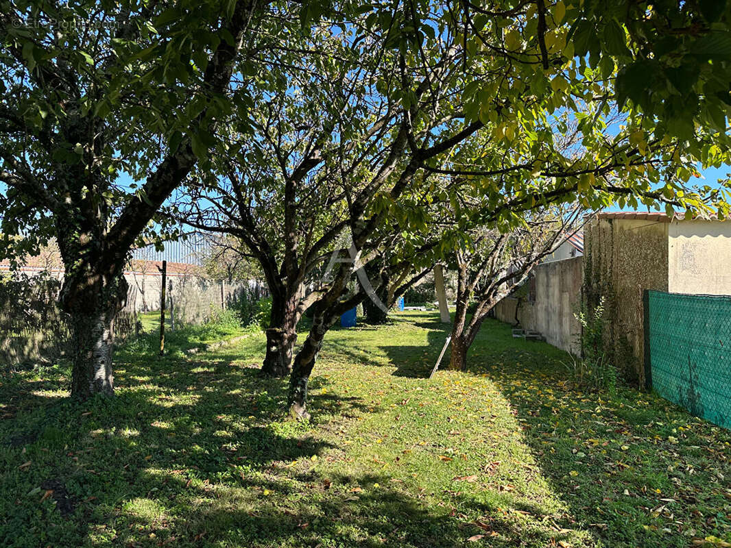 Terrain à ROCHEFORT