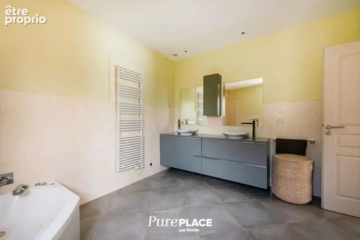 Maison/Villa T6 de 180 m² à Aix-en-ProvenceÉlégante maison contemporaine avec piscine – environnement sécurisé près d’Aix-en-Pro - photo 13