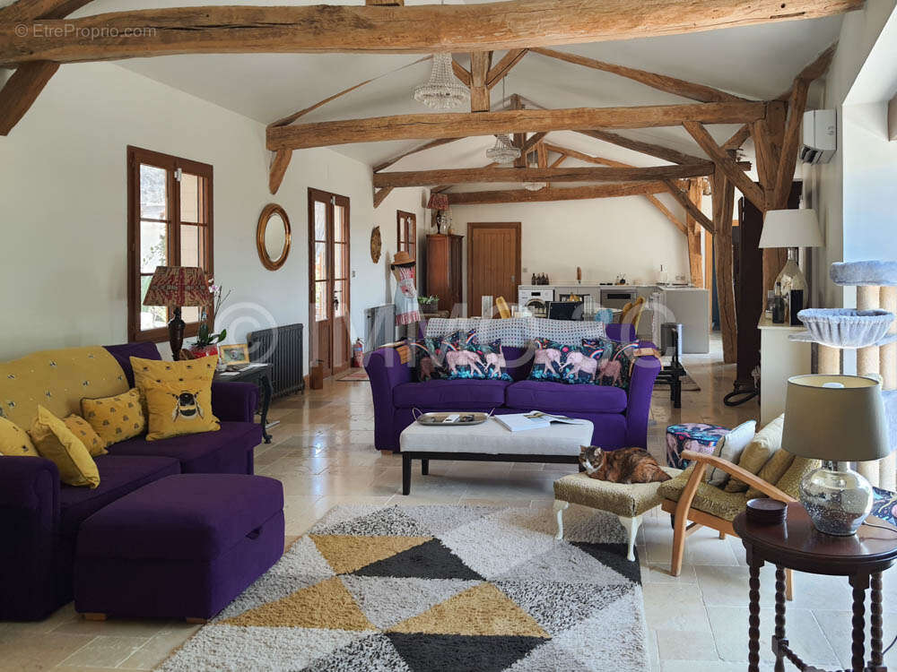 Maison à CHARROUX